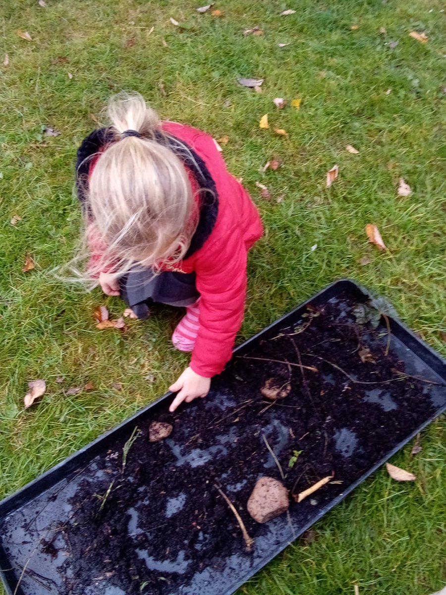 HaddonEYFS's tweet photo. We've had a lovely Welly Wednesday in FS2, bug hunting, den building and enjoying some messy letter writing. All finished off with a hot chocolate and cookie! We can't wait for next Wednesday already! @Haddon_Primary https://t.co/Rt9fZ69hiL
