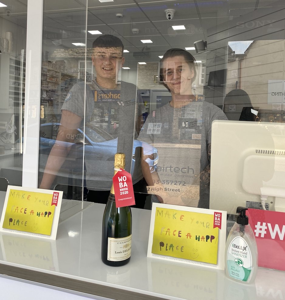 wobateam's tweet image. And the bubbly keeps flowing!!!

Handing out champagne to #WOBA2020 finalists 
 @RooflightCo and @iRepairTech 

See you on Friday!