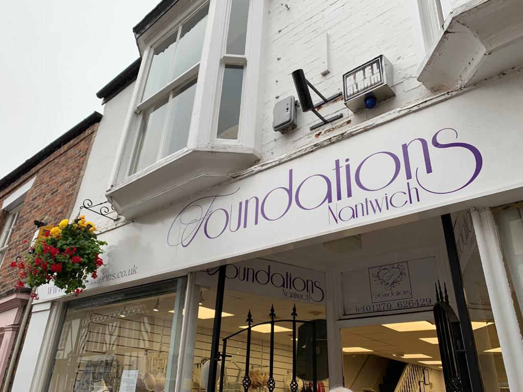 So on this dull morning we have been out brightening up our traders' mornings with certificates celebrating their hard work during lockdown, making shop/cafe fronts and the town look blooming marvellous 👍👏🌸🌺