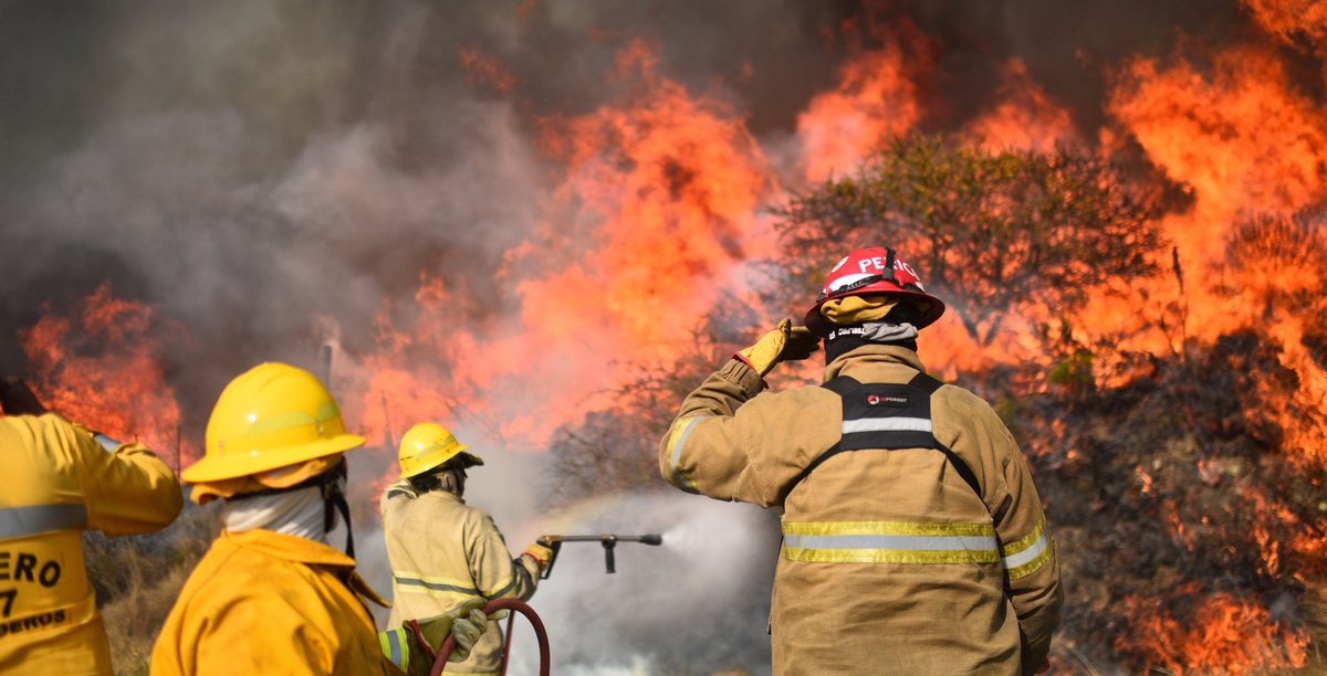 icaruzzotb's tweet photo. se está incendiando Córdoba, todas las reservas naturales están siendo destruidas, familias perdiendo todo, 65mil hectáreas quemadas.
RT PARA QUE MAS GENTE SEPA LO QUE ESTA PASANDO https://t.co/IG83f4ghUz