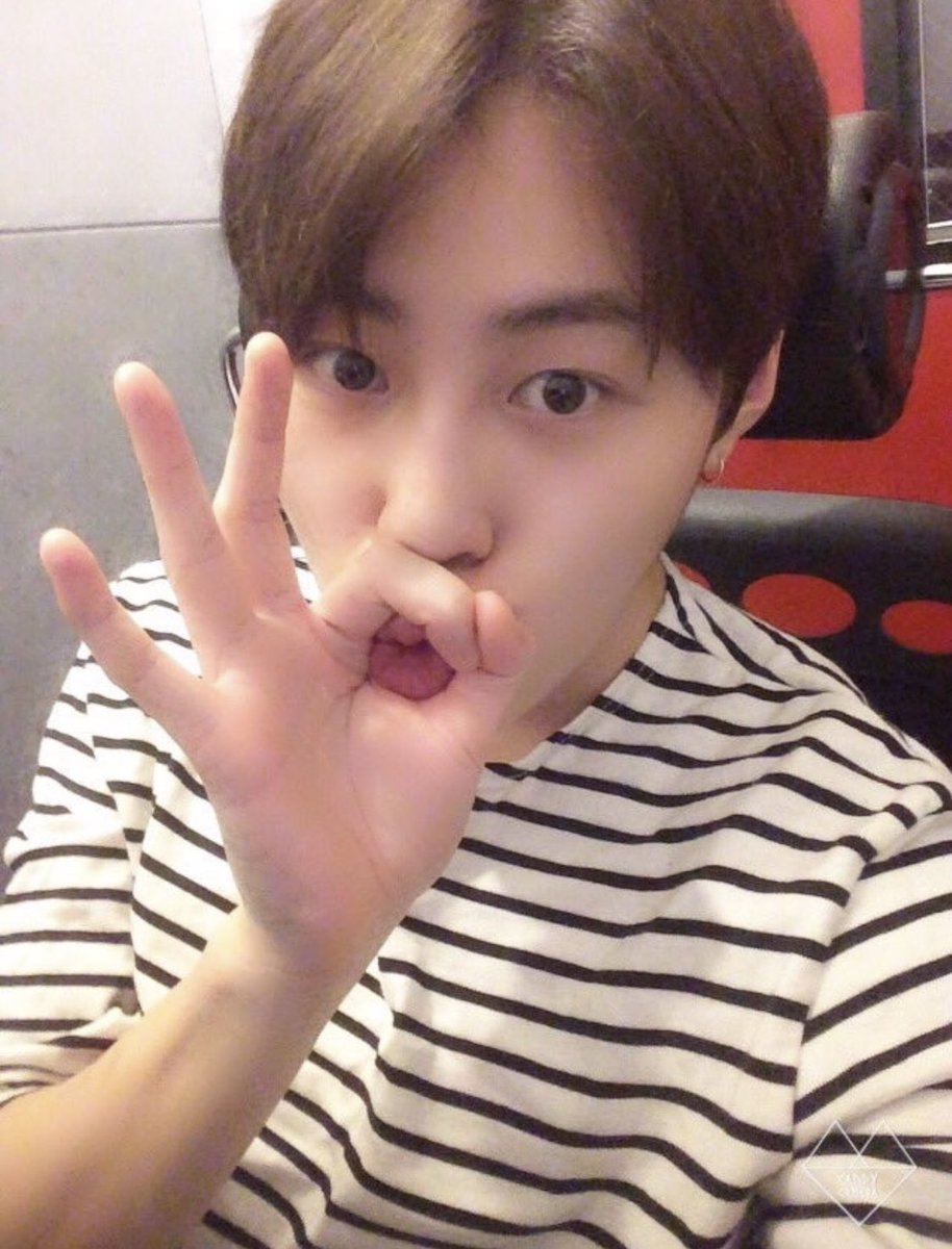 hsw_only's tweet photo. 화질만이 시간을 말해주네요ㅜ https://t.co/RyWQ2d2TKm