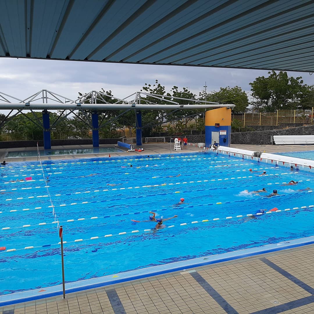 UnssOUEST's tweet image. Au menu de la JNSS pour nos élèves de l'ouest de La Réunion randonnée, natation, trampoline, ski nautique... une occasion de découvrir des activités avec leurs enseignants d'EPS mais aussi avec les inspecteurs académiques !😅🤸‍♀️🏊‍♂️🏃‍♂️💪 #TeamUNSS #JNSS2020