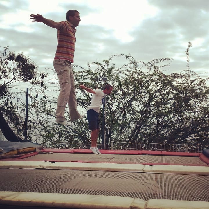 UnssOUEST's tweet image. Au menu de la JNSS pour nos élèves de l'ouest de La Réunion randonnée, natation, trampoline, ski nautique... une occasion de découvrir des activités avec leurs enseignants d'EPS mais aussi avec les inspecteurs académiques !😅🤸‍♀️🏊‍♂️🏃‍♂️💪 #TeamUNSS #JNSS2020