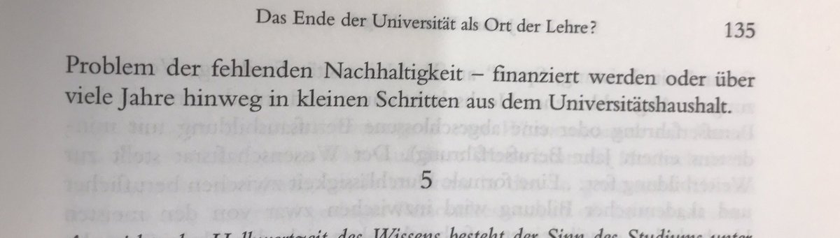 Es gibt eine verbreitete Sorge, die digitale Transformation der HS würde zu Personaleinsparungen führen.
Profin Besters-Dilger, Prorektorin für Studium und Lehre an der <a href="/UniFreiburg/">Universität Freiburg</a>, schreibt dagegen in unserem Band
degruyter.com/view/title/568… -
