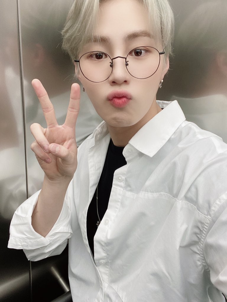 같은 장소 다른 느낌 

#하성운 #부리셍😚