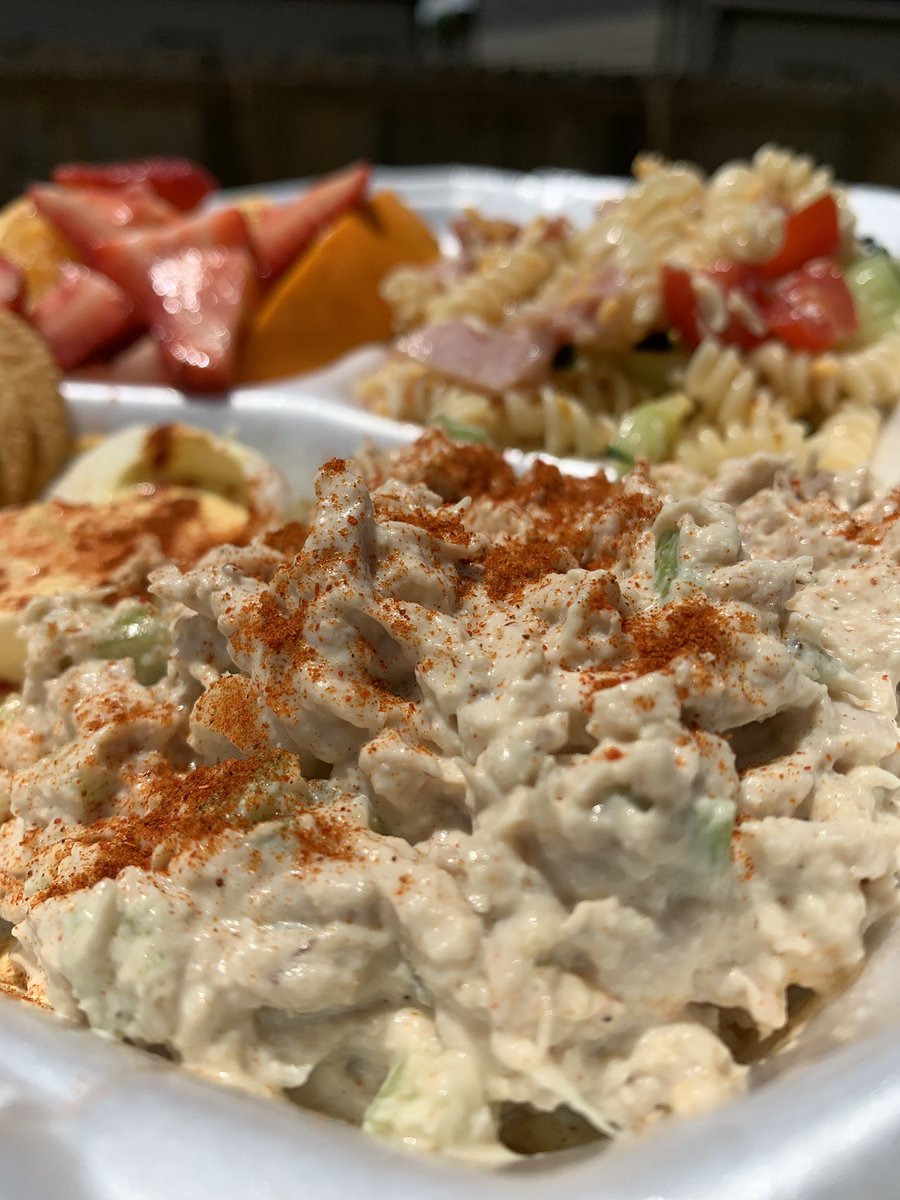 its_gloyalty's tweet photo. I’m a Private/Personal Chef, based in Birmingham, Al. I sell plates, offer meal prep, private dining, and catering. I’m looking to expand my business, my next client could come from your TL. So it won’t hurt to RT🔥 bringing vibes to da kitchen
IG: @cheftypates #PlatesWithPates https://t.co/iHgsA8VVjQ