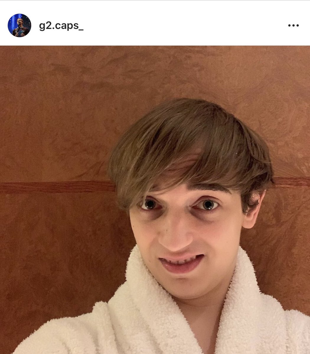 FanpageCaps's tweet photo. "Finished two weeks of quarantine.. 👏
This is how I look when my team says we can go outside now 😰🤔🙄" 

That face though hahaha

(From Caps instagram) https://t.co/CCw4mwOQJg