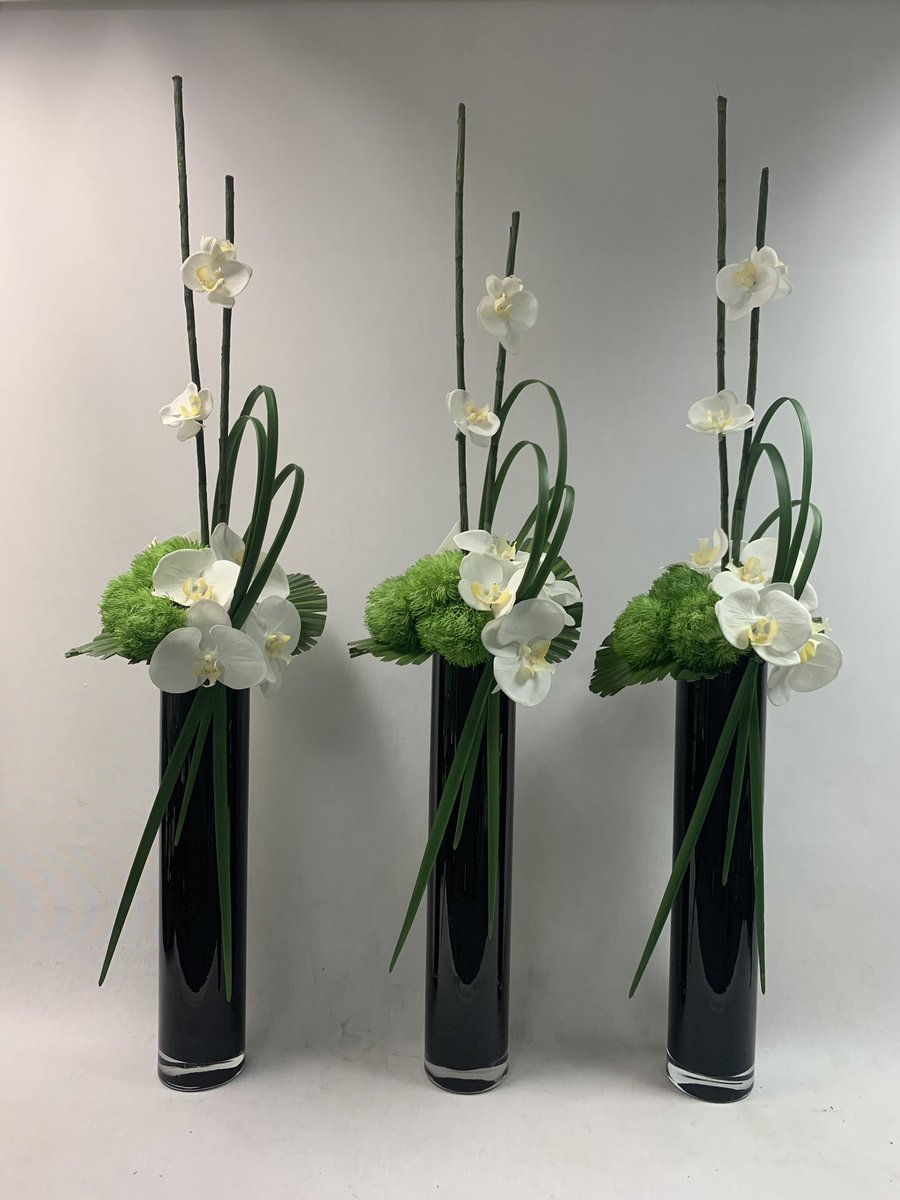 We created these distinctive arrangements recently to create a real wow factor.  Love coming up with new designs.   

#flowers #interiorsdesign