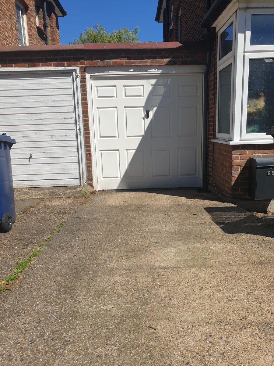 centraljunkltd's tweet photo. Recently moved out? Give us a call to take away all your unwanted cardboard boxes. We will ensure that your rubbish is disposed of correctly. As our client you will have the peace-of-mind that you are doing your part in protecting our environment.

https://t.co/Er58UhWLT5 https://t.co/sqbmgI3IRB