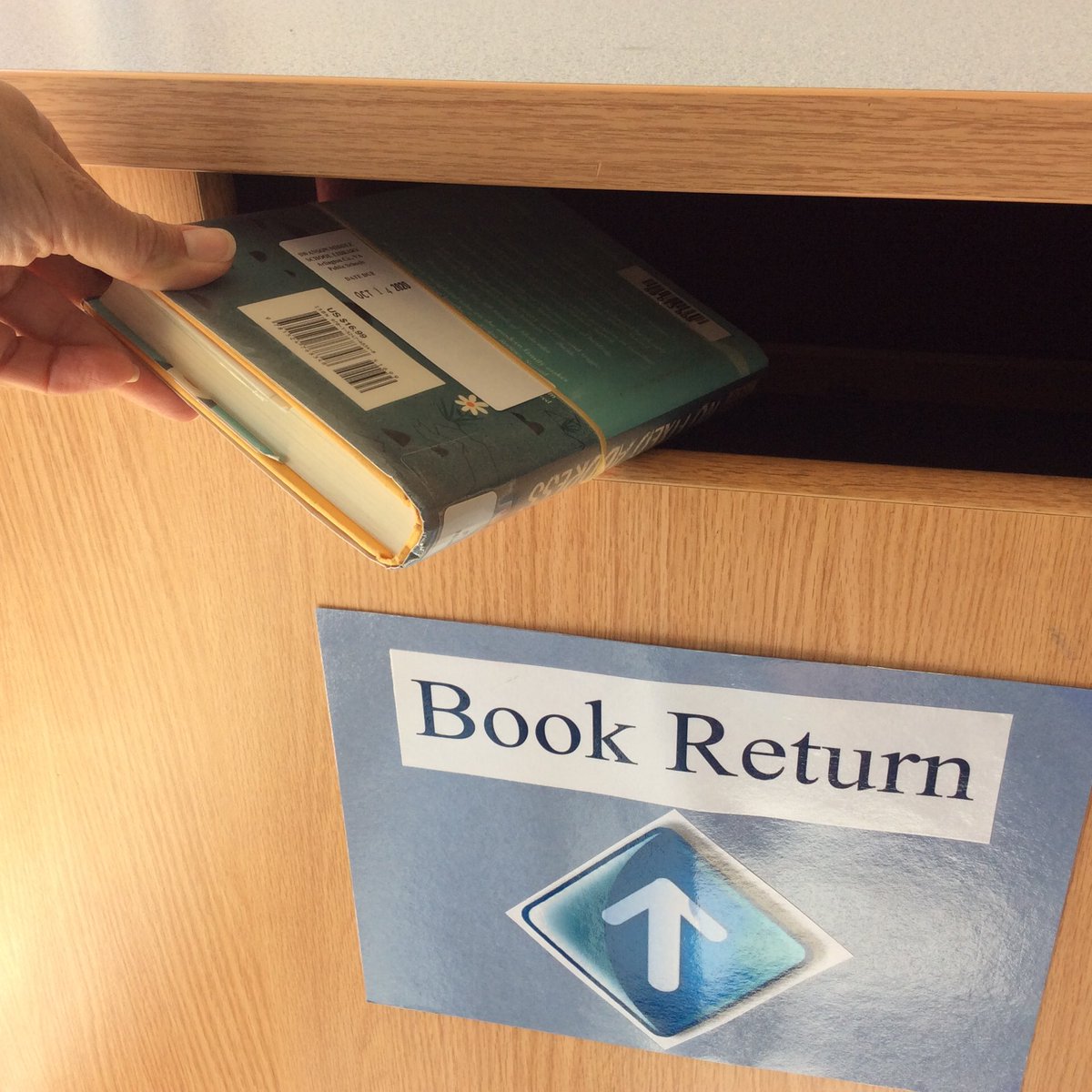 Swanson Library (@swansonlibrary) on Twitter photo Did you find some APS library books at home? Drop them here in Swanson’s lobbyM-F from 7-4! Or come by during food/book distribution M, W, F 11-1. <a href="/SwansonAdmirals/">Swanson Admirals</a> <a href="/APSLibrarians/">APS Library Services</a> Did you find some APS library books at home? Drop them here in Swanson’s lobbyM-F from 7-4! Or come by during food/book distribution M, W, F 11-1. <a href="/SwansonAdmirals/">Swanson Admirals</a> <a href="/APSLibrarians/">APS Library Services</a>