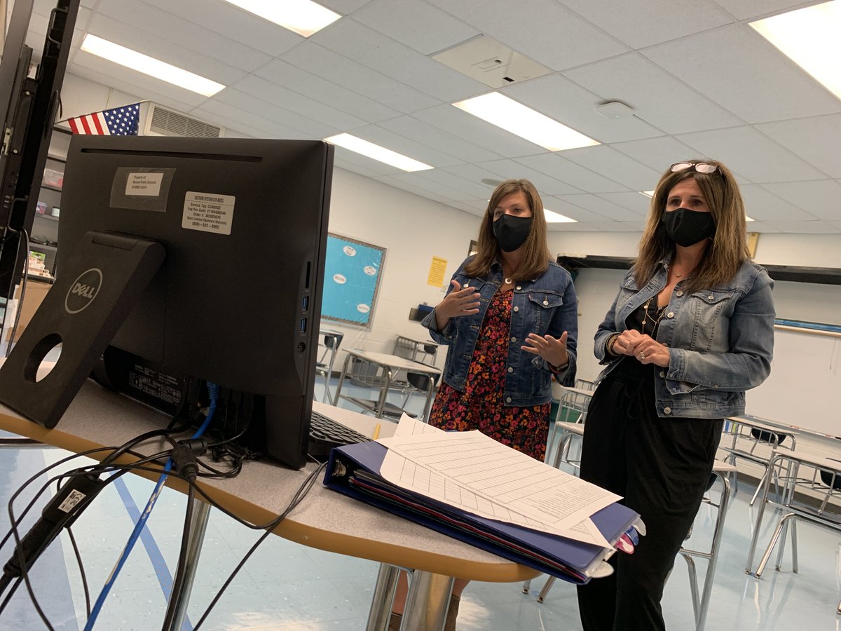 NUFSD's tweet photo. It's another #WorkingHardWednesday here in #NUFSD! High school staff are meeting (virtually) with their classes, while homeroom teachers at the Academy check-in on their students' social and emotional well-being. #SEL #GoldenKnightStandard #StayingConnected #NanuetTogether https://t.co/4LSYvHMkmY