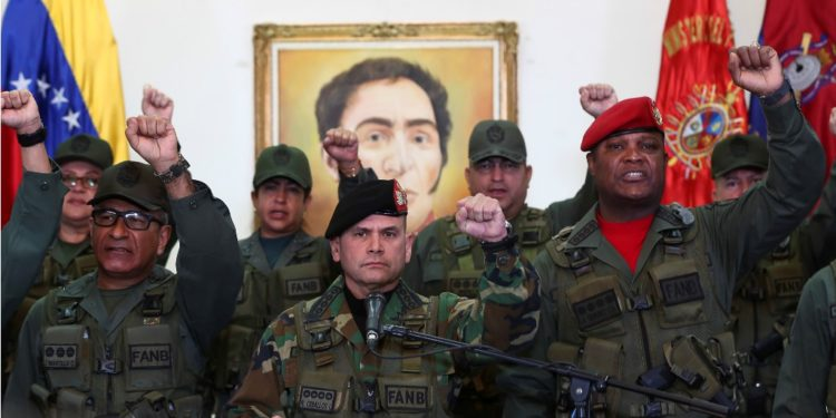 noti21oficial's tweet photo. Fuerzas Hambriadas de la Dictadura realizará ejercicio militar en la autopista de Guarenas
#Not21 https://t.co/pIG5x8r6t4