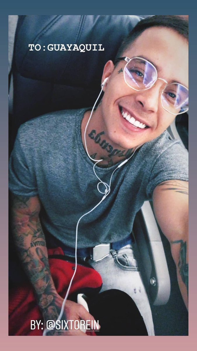 Feliz cumpleaños al más bonito 🎂🎉 necesitamos otra foto así 🤗 un gran abrazo al de la sonrisa más bonita!! Que sigan los éxitos ✨ @soyrein https://t.co/poLfiyLQGG