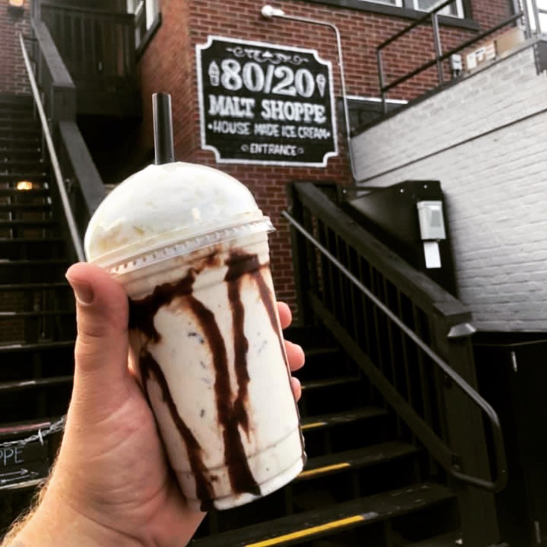 8020atKaelins's tweet photo. Stop by and try a milkshake from the 80/20 Malt Shoppe today!
⠀
𝑶𝒏𝒍𝒊𝒏𝒆 𝒐𝒓𝒅𝒆𝒓𝒊𝒏𝒈 𝒂𝒗𝒂𝒊𝒍𝒂𝒃𝒍𝒆 𝒐𝒏 𝒕𝒉𝒆 𝑻𝒐𝒂𝒔𝒕 𝑻𝒂𝒌𝒆𝑶𝒖𝒕 𝑨𝒑𝒑
⠀
#8020MaltShoppe #8020Kaelins
#milkshakes #eatlocal #Carryout
#happyhour #patiodining #burgers
#ToastTakeOut #DoorDash https://t.co/VVpf45oZrD