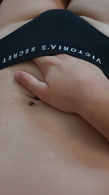 If this gets 100 RTs then I will post a picture without my thong on 😘 https://t.co/PgXAF45RVQ<a href="/tag/mvsales"class="tags"><span>#mvsales</span></a>