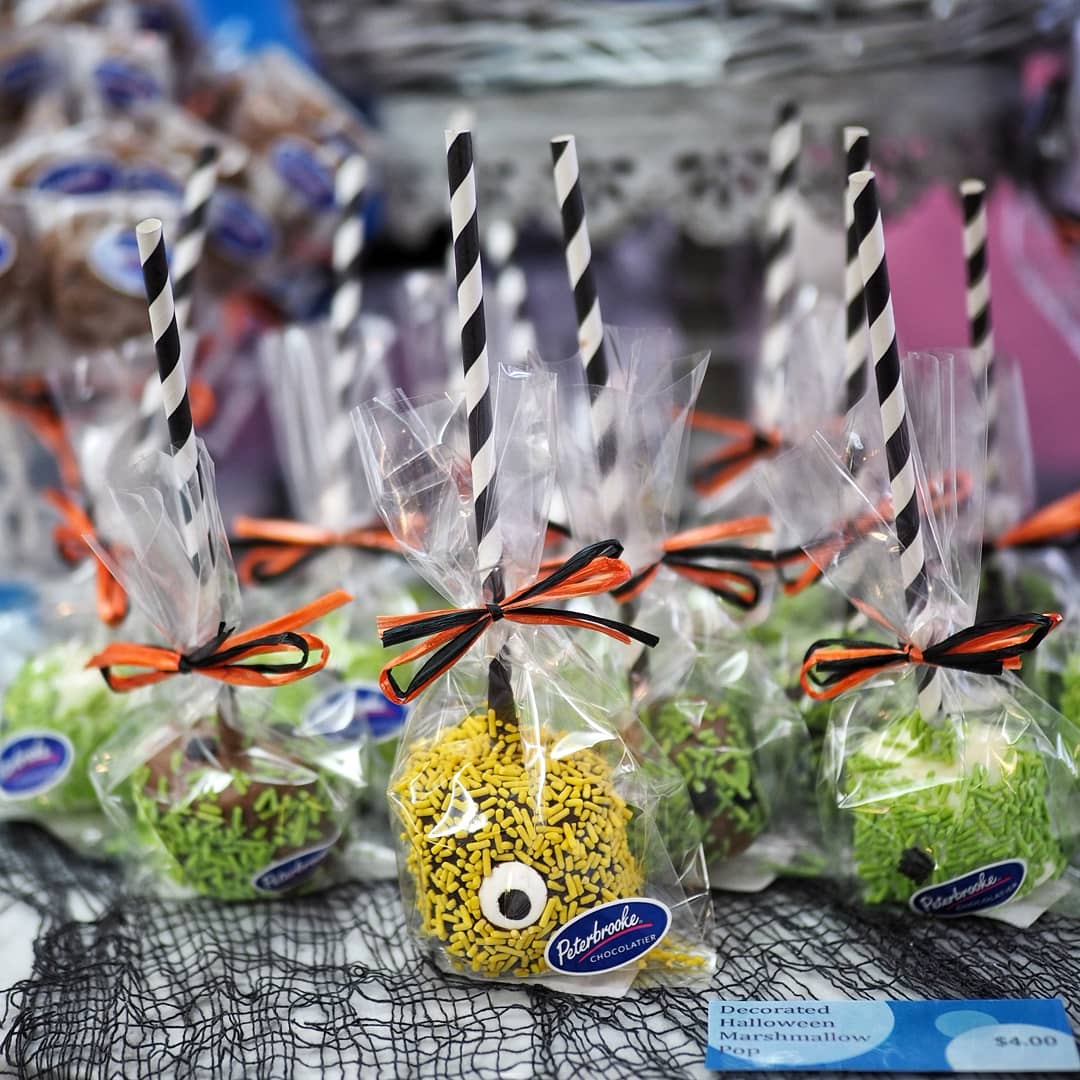 The gang's all here! Find our chocolate dipped marshmallows in the front candy case or get a limited time moster-mallow in our Halloween section!

⁣⁣⁣We are open until 10:15PM tonight or call (407) 644-3200 for curbside pickup at Park Avenue Curbside station 4. #Orlando