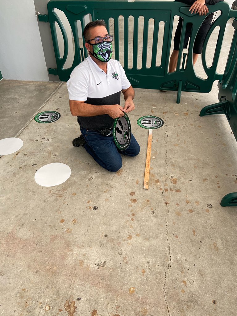 FelixVarelaHS's tweet image. AP Mr. Leal making the necessary adjustments for a great #OpenSmart #OpenSafe #MDCPS #WeAre #Varela #Vipers🐍 #ViperStrong