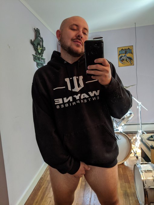 Bruce Wayne is my sugar daddy ?
#ftm #transman #Batman #BruceWayne https://t.co/Bao9sr8cS8