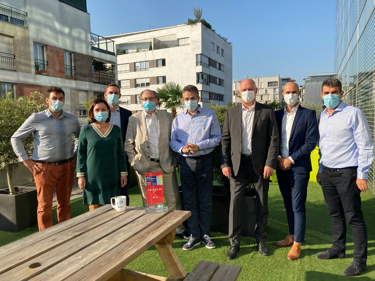 GroupeSII's tweet photo. #GreatPlaceToWork SII une entreprise où il fait bon travailler 👍😀

Nous avons reçu avec fierté Julien Roubaud de @GPTW_FRANCE  la semaine dernière dans nos locaux parisiens. 
Une remise de trophée ensoleillée pour notre 3e place au classement #GPTW2020 🏆☀
#QVT https://t.co/Mng7lMRtpk