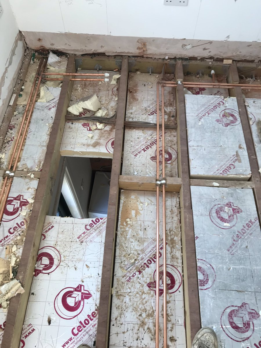 CallumWestphal's tweet photo. Yesterday’s first fixing off hot cold and flow and returns went well @TonySandonCCN @HIPMagazine @plumberparts #plumbproud https://t.co/CdPdbNdGqR