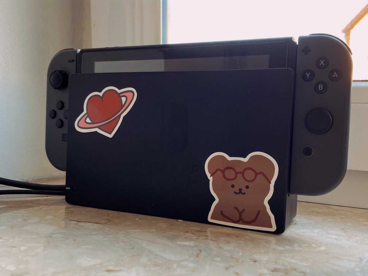 midgecrossing's tweet photo. also i wanna share my nintendo little decoration because </3 i love it https://t.co/jEB4cUyjuZ