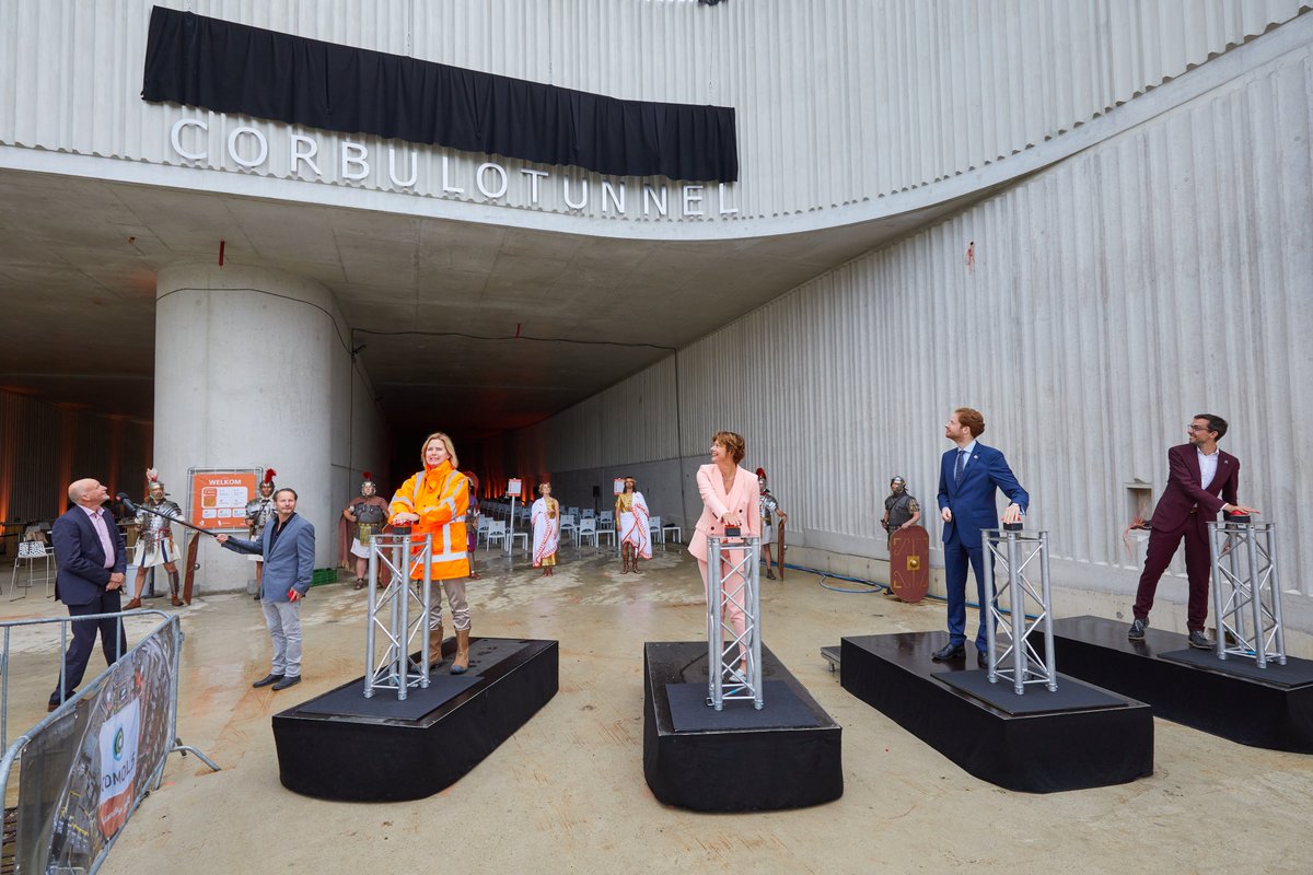 DEMEgroup's tweet photo. After months of drilling 24/7, we are proud that the two huge tunnel tubes for the new RijnlandRoute in the Netherlands are on the verge of completion. Today, the tunnel was officially named Corbulotunnel. #DEMEGroup #COMOL5 #RijnlandRoute #Corbulo #tunnel https://t.co/lKDZTE966y