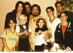 The Cascio family had long term 25 yr relationship with Michael Jackson. He could show up at anytime and stay in their New Jersey home whenever he felt like it.