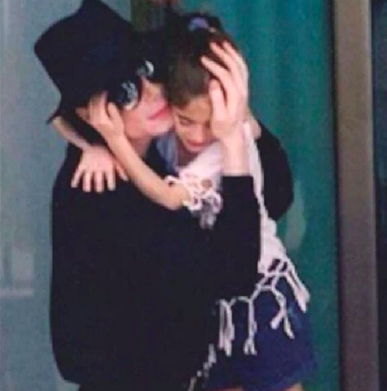 The Cascio family had long term 25 yr relationship with Michael Jackson. He could show up at anytime and stay in their New Jersey home whenever he felt like it.