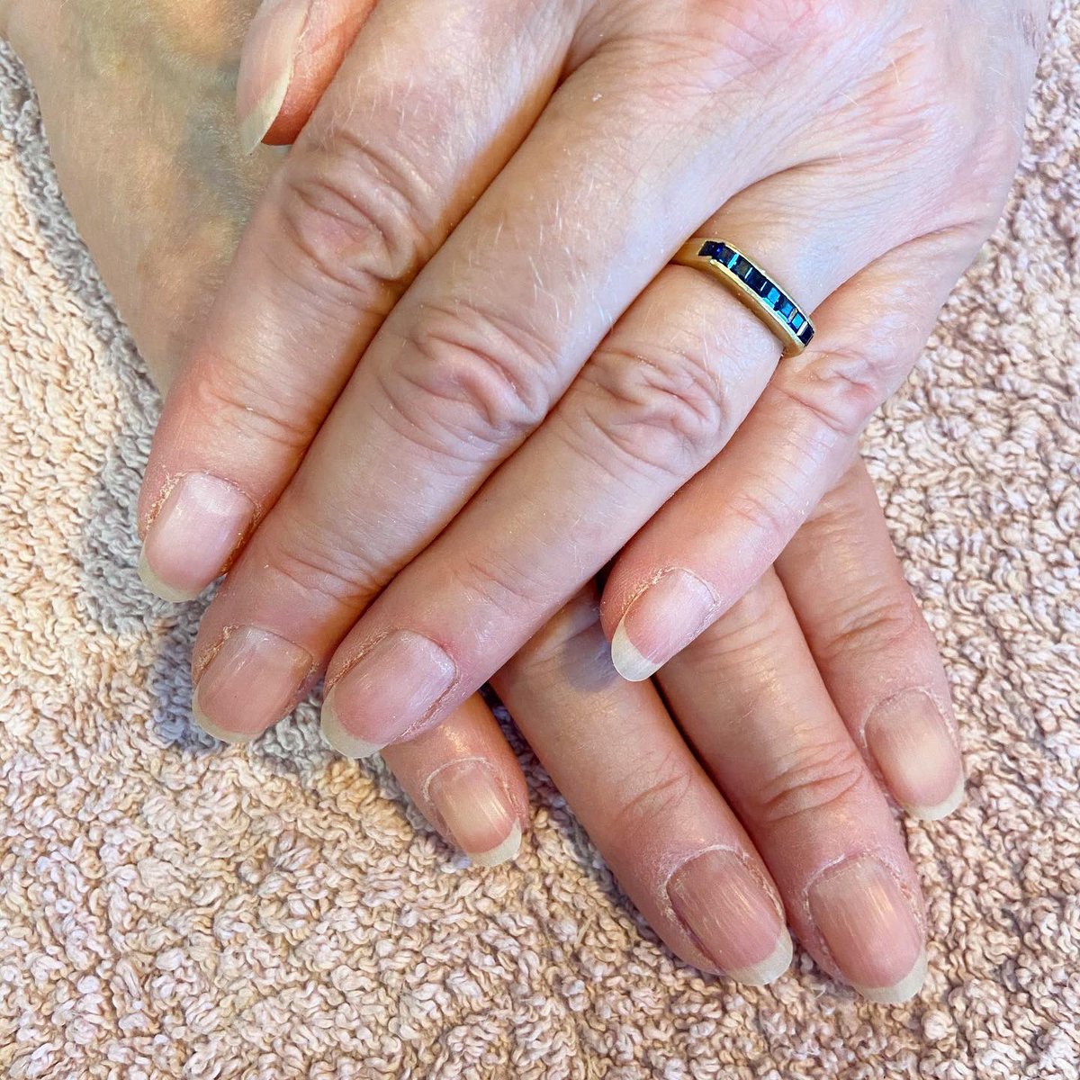 LaurenO_D's tweet photo. Autumn nails! (Swipe for before) Masquarade @cndworld #shellac on @kirklea_liz 💅🏼
.
#laurenomakeup #manicurist #shellacnails #shellacmanicure #naturalnails #beforeandafter #masquarade #southwestlondon #tooting https://t.co/HbvR9GiXeb