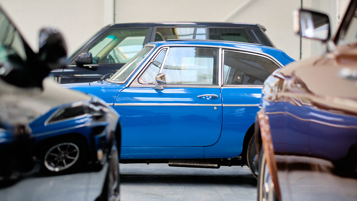 With the weather turning and temperatures falling, now is the perfect time to consider putting your classic or modern car into storage for the winter. With prices starting at just £27.50 per week we have the solution to your parking problem #carstorage #classiccars #eastyorkshire