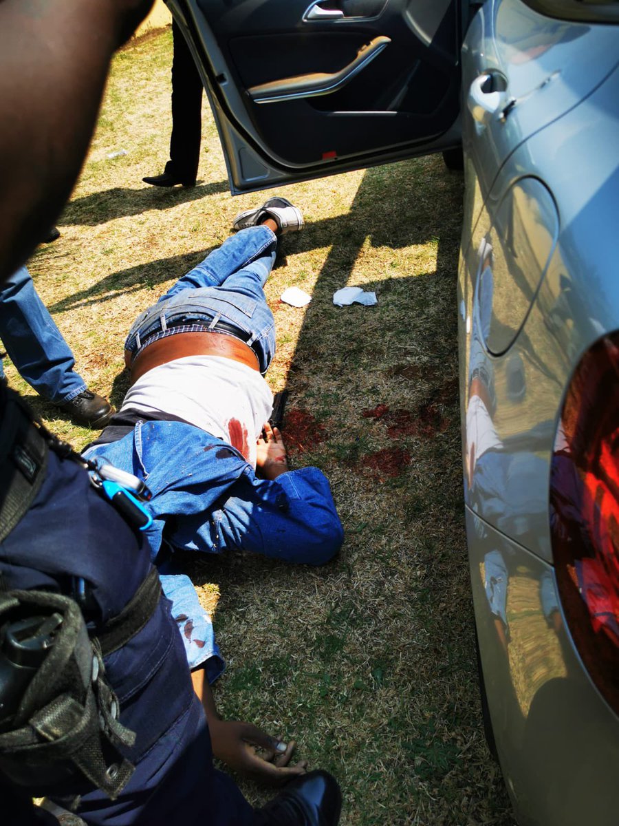 Abramjee's tweet image. Five suspected #CITRobbers killed in a shootout with police. #DawnPark WARNING: Graphic