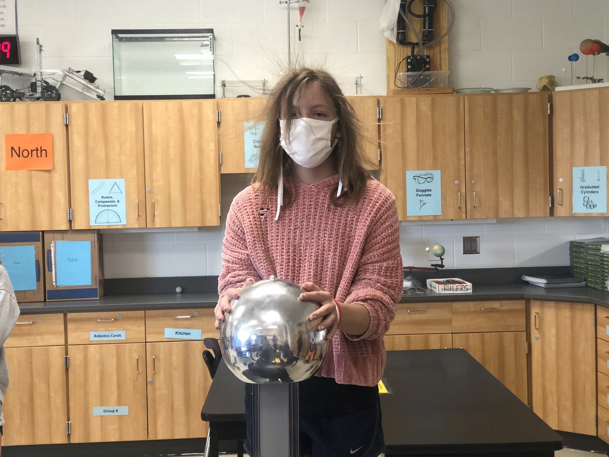 RobJacksonSMS's tweet photo. I have a new science toy! We used the Van De Graaf generator to introduce the third type of energy in our physics unit, electromagnetic energy! https://t.co/RQZUkxoB4a