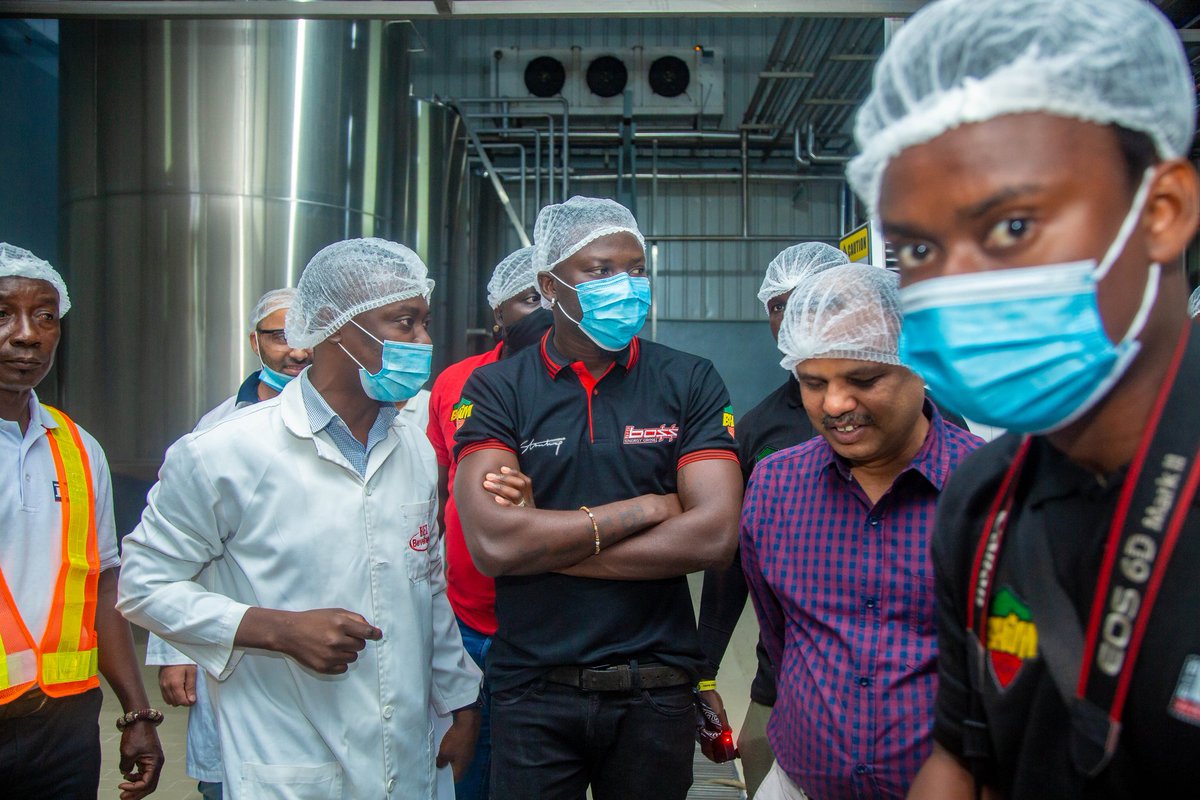 Bel7star's tweet photo. The #BhimBoss @stonebwoyb paid a visit to the Big Boss factory today. #BossItUp https://t.co/scitug7U6V