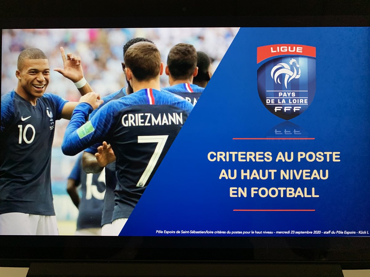 kuck_Ludovic's tweet photo. #celluleperformance #poleespoirs @LigueFootLFPL @FFF Intervention et travail de groupe cet après-midi sur les critères et les qualités au poste, pour le haut niveau. #football #formation #reflexion #entrainement #offensif #defensif #tactique #technique #athletique #mental https://t.co/zktPbv5Ix8