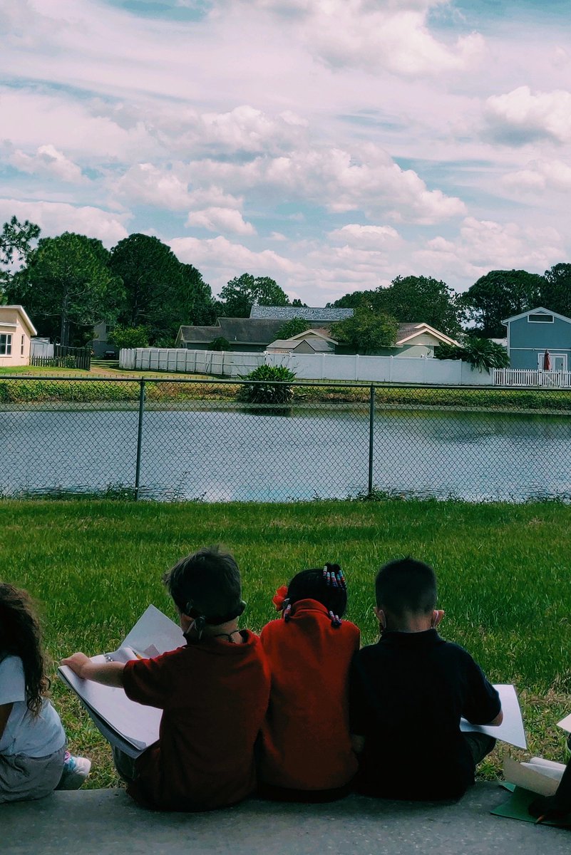 CannellaDhh's tweet photo. Our #Kindergarten scientists observing the clouds and recording data in the their science notebooks. #DeafCan #DeafSTEM #CometCountry @CannellaElem @HCPSArea2  @LisaLynchHcps https://t.co/UBqVVx7Syv