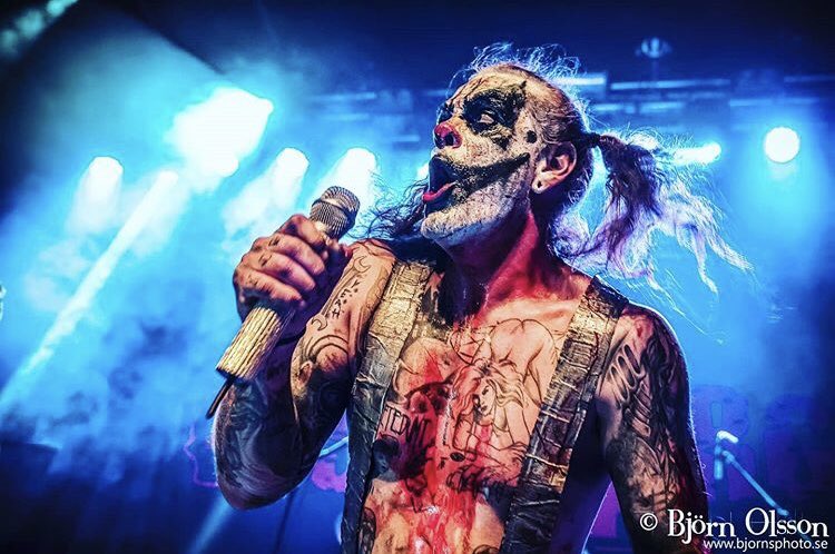 jespertheklaun's tweet photo. #CLOWNMETAL band: #Skitarg 🔥🔥🔥 Visit https://t.co/wWiuLCAQiD for #clownbook #horrorbook and visit @jespertheklaun for more #clowns ! #🤡 #clown #metalclown #clownrock #clownband #clownmusic #metal #heavymetal #clownpunk #clown #klovn #klaun https://t.co/7xai7vgpWl