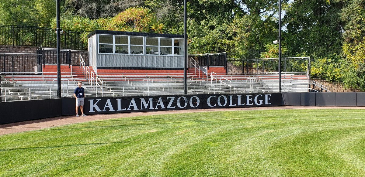 zachsimm0ns's tweet image. After a great visit today I have committed to continue my academic and athletic careers at Kalamazoo College!! I would like to thank @coachott7 @astonekzoo @Ryan4Orr and the rest of the staff for this amazing opportunity!! #GoNets