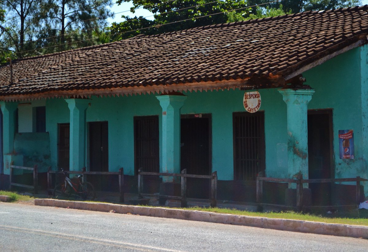 Casa en verde agua de fines del XIX/inicios del XXVilla del Rosario, San Pedro.