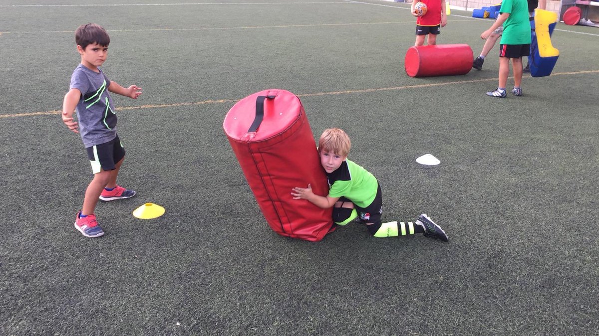 Hem tornat als entrenaments
Escoleta de 6 a 11 anys.
Escola de 12 a 17 anys
Dimecres i divendres de 17,15h a 19,00h.
Suma’t al rugby.
#rugby #rugbier #esparreguera