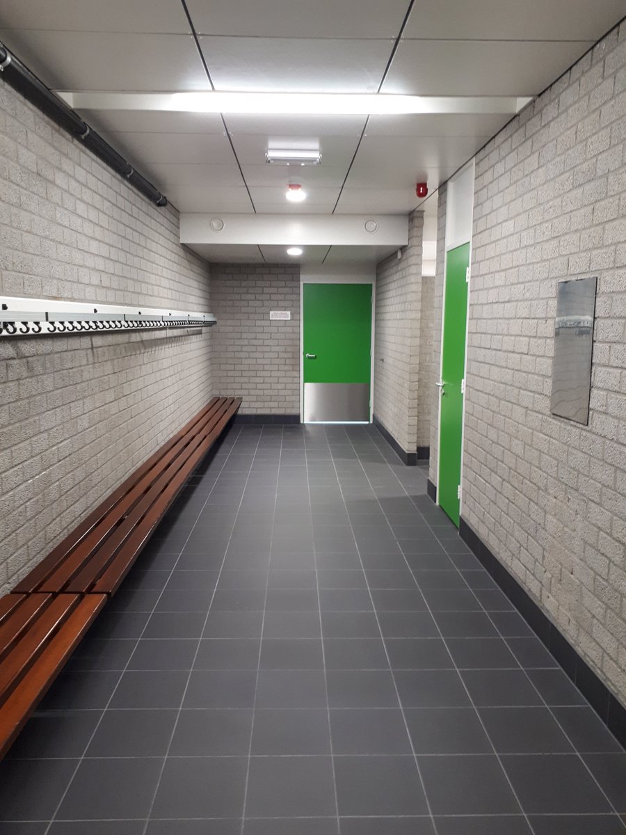 Morgen een TNO-webinar over de #warmtewingevel van gymzaal Vrijmark in #Almere. Naast het toepassen van deze innovatie werd de 40-jaar oude gymzaal compleet gerenoveerd en gasloos gemaakt. BENG volgt in 2021. #TNO #ggcAlmere