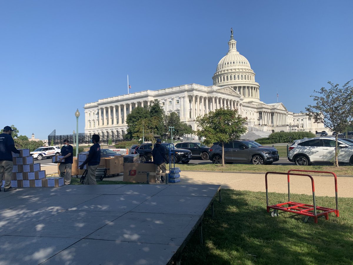 jkmoving's tweet photo. Spotted at the Capitol! If you see us in D.C., use #SpottedJK to be featured on our social platform. #WhatMattersMost https://t.co/9rzhjlBw0C