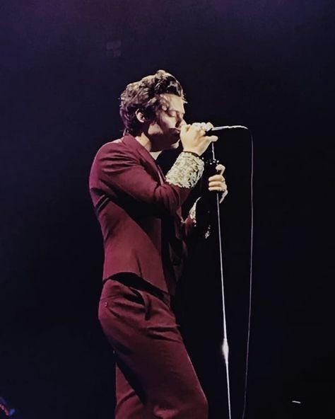 Thread by @jxmimasherbert, Harry Styles Live On Tour All Outfits; A ...