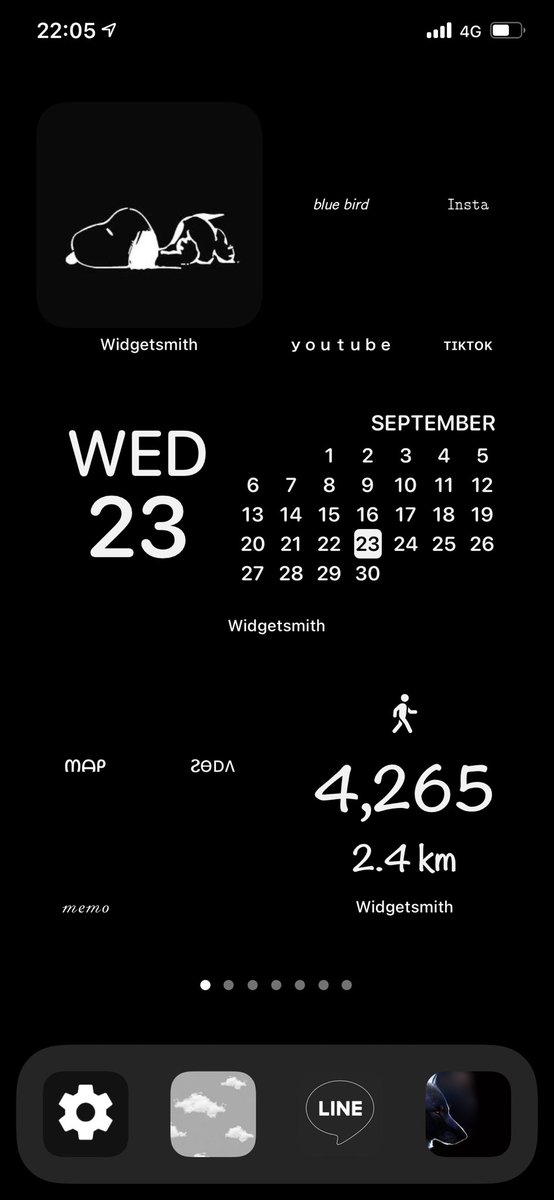 Nay در توییتر 自分のiphoneのホーム画面がガラッと変わりました 黒ベースで アプリのアイコンも背景と同じ黒にして わざの見えなくしました 文字だけ見えててこれはこれでお洒落に見えて好きです 黒 Black Iphone Iphoneホーム画面 お洒落さんと繋がり