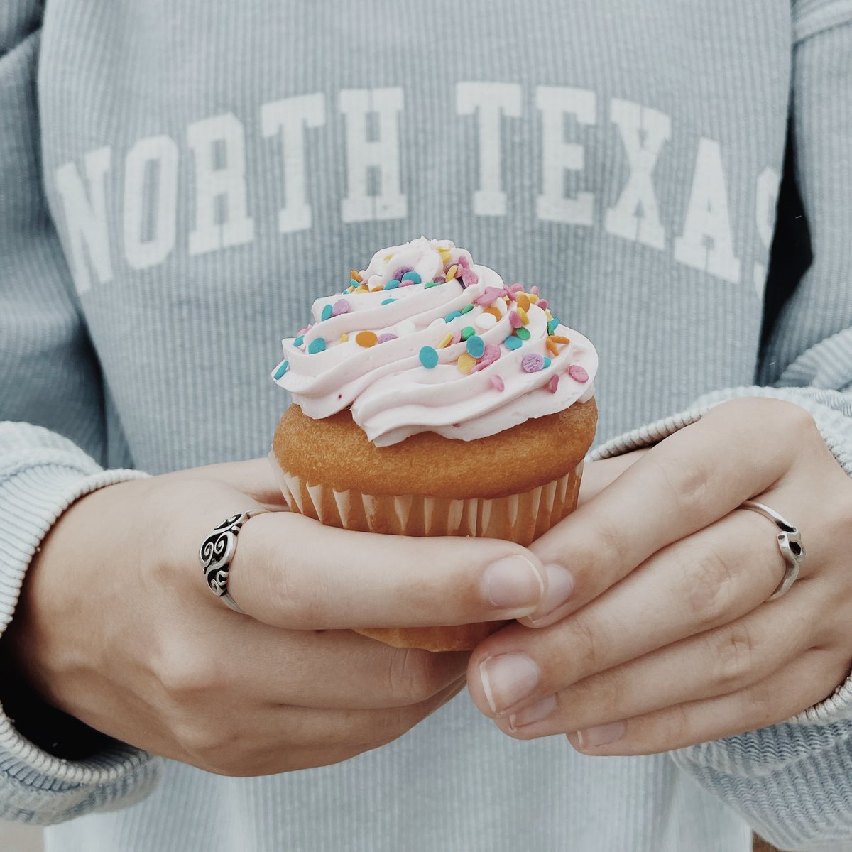 🍬🍫🍭 Safely meet other residents on campus while eating your dessert during our second sweet social!🧁🍰🎂
 
📍Zoom link in our bio
🗓September 30th from 6:00-7:30 P.M.
 
We hope to see you all there!
 
IG/TWT <a href="/UNT_RHA/">North Texas RHA</a> FB <a href="/UNTRHA/">UNT RHA Marketing</a> Email UNTRHA@unt.edu #UNTRHA