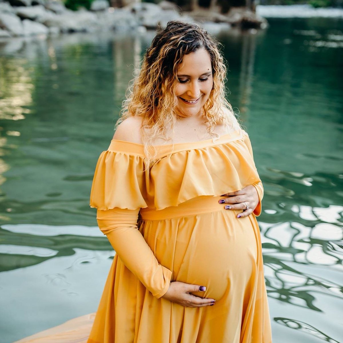M1With's tweet photo. With my pregnancy nearing its end, I am feeling all sorts of emotions about it. So while I was looking through old posts I didn't finish from my first pregnancy. I realized my feelings from then to now are so opposite.  
The Difference a Pregnancy Can Make
https://t.co/aOSptnlGo2 https://t.co/7JKLwpXR2x