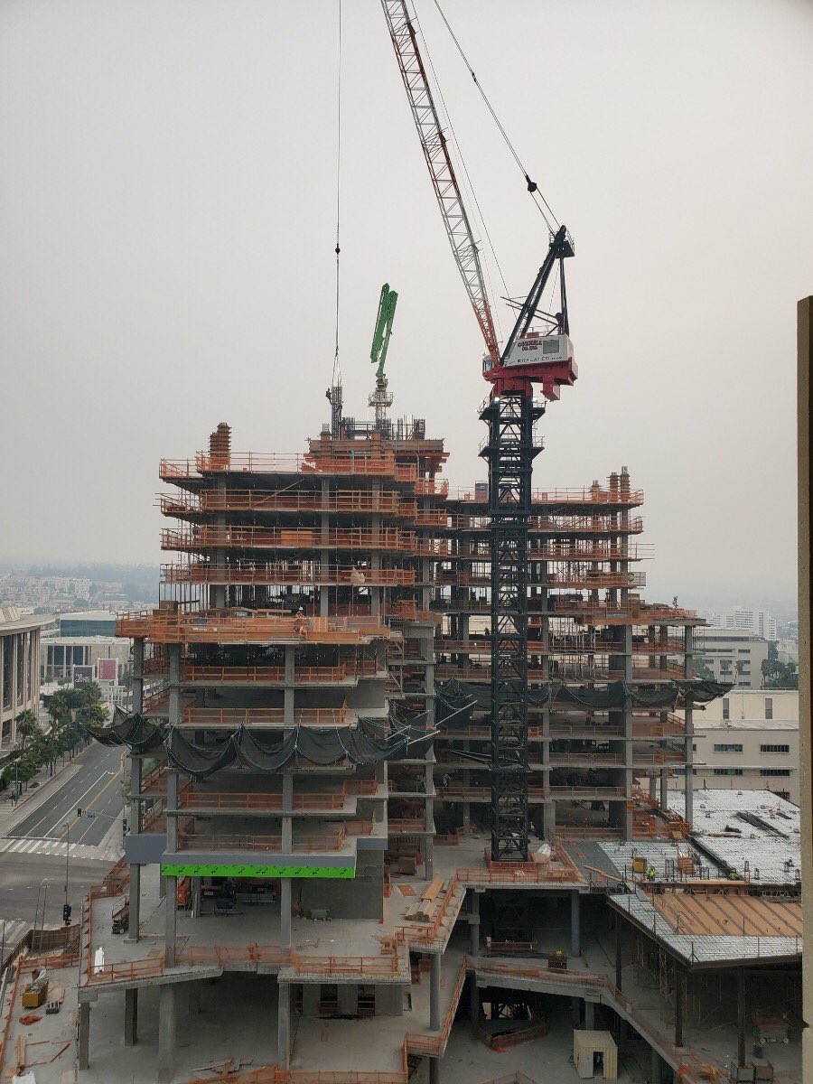 SiteSafetyLLC's tweet photo. We love seeing guardrails, netting, and other safety components on our sites! Need safety? Call the experts today! #safetyprofessional #safetyawareness #safety #training #safetyfirst #firesafety #construction #safetyalways #safetyatwork #sitesafety #safetyprofessionals #safetyman https://t.co/mDIiVxcalp