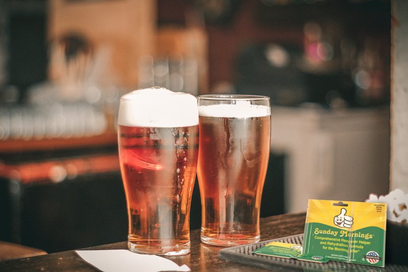 Sun_AM_Hangover's tweet photo. Who loves waking up with a hangover? NO ONE! That is why we created a product to help you avoid hangovers and enjoy drinking! 

#Sundaymorninghero #hungover #hungoverrecovery #recovery #Hangover #Drinking #cocktails #Wedensday #nohangover #keepdrinking #hurryweekend #beer https://t.co/nN7z4oHH3E