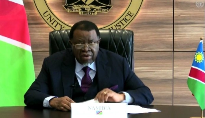 El estimado Hage Geingob, Presidente de la República de Namibia, a nombre de su pueblo, expresó en #UNGA75 su solidaridad con #Cuba 🇨🇺 y pidió el levantamiento incondicional del bloqueo.
#NoMasBloqueo
#SomosCuba