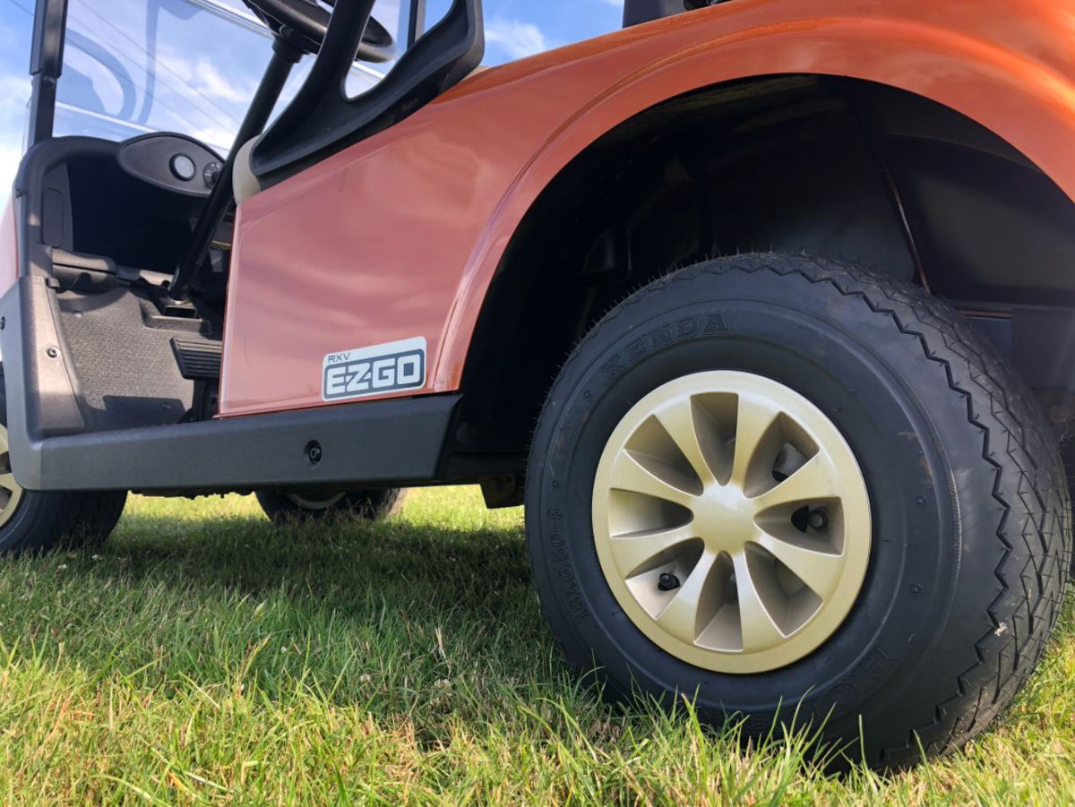 EZGOvehicles's tweet photo. The E-Z-GO RXV continues to raise the bar on superior golf car performance - delivering reliable, efficient performance and a host of upgraded features, the RXV is in a class of its own. #EZGO #RXV

📸:@tricountygolf https://t.co/RZUQofzb0Z