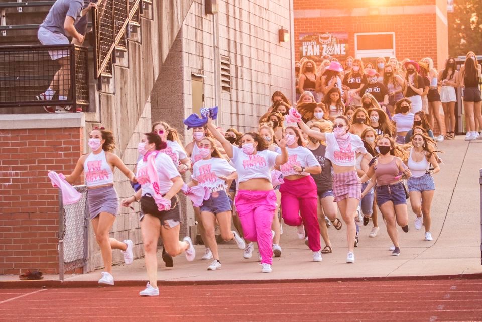 toweryearbk's tweet photo. Sorority recruitment took place virtually over September 17th - September 20th, and ended with a short in-person Bid Day celebration on Monday September 21st.

Photos taken by Tower photographers Addy Bradbury and Emily Lloyd https://t.co/qMjUGooMbL